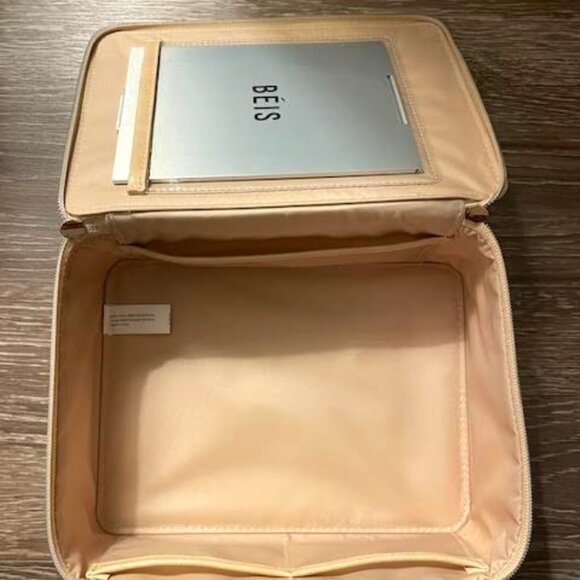 Beis Cosmetics Case - Picture 1 of 3
